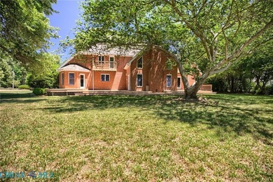 Beach Home For Sale in Gloucester, Virginia