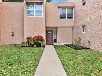 Beach Townhome/Townhouse For Sale in Davie, Florida