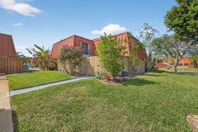 Beach Townhome/Townhouse For Sale in Palm Beach Gardens, Florida