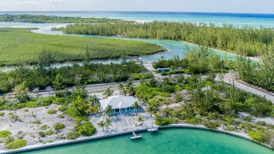 Beach Home For Sale in Sandy Point, North Caicos