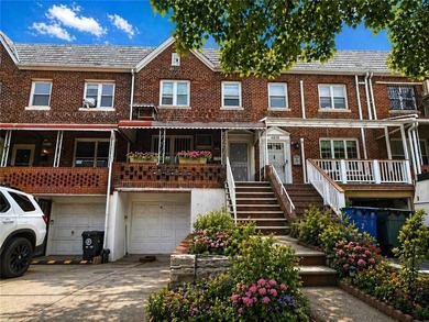 Beach Home For Sale in Long Island City, New York