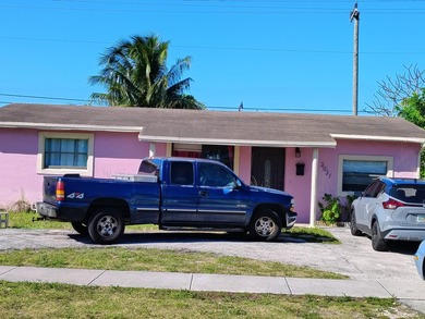 Beach Home Active Under Contract in Pompano Beach, Florida