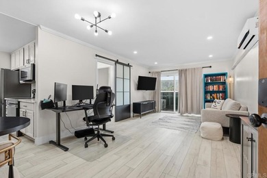 Beach Condo For Sale in San Diego, California