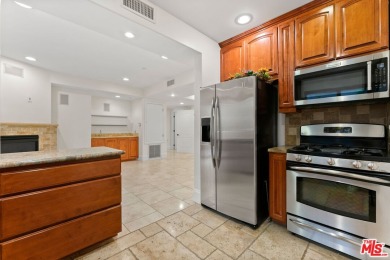 Beach Condo For Sale in Pacific Palisades, California