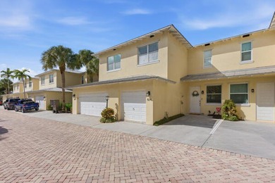 Beach Townhome/Townhouse For Sale in Deerfield Beach, Florida