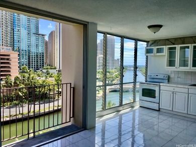 Beach Condo For Sale in Honolulu, Hawaii