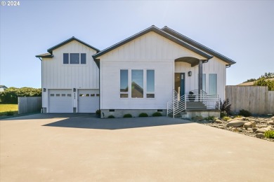 Beach Home For Sale in Bandon, Oregon