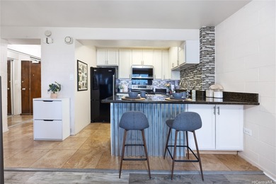 Beach Condo For Sale in Honolulu, Hawaii