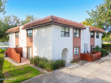 Beach Townhome/Townhouse For Sale in South Daytona, Florida