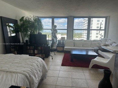 Beach Condo For Sale in Miami Beach, Florida