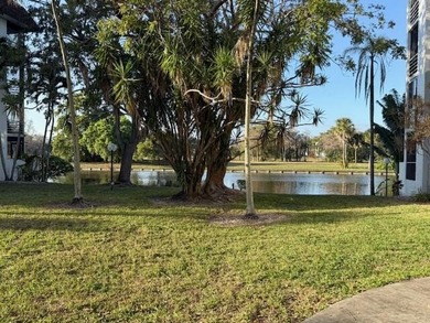 Beach Condo For Sale in Lauderhill, Florida