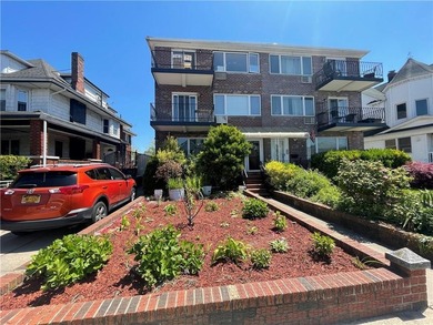 Beach Townhome/Townhouse For Sale in Brooklyn, New York