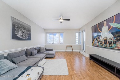 Beach Condo For Sale in Staten Island, New York