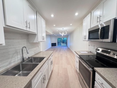 Beach Condo For Sale in Los Altos, California