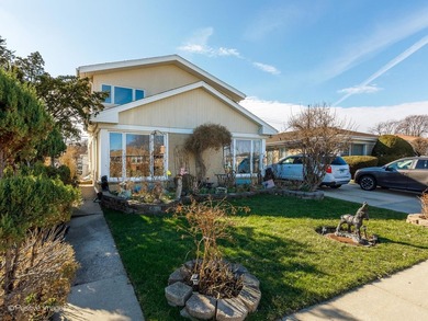 Beach Home For Sale in Skokie, Illinois
