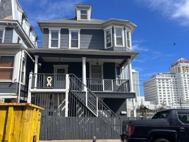 Beach Townhome/Townhouse For Sale in Atlantic City, New Jersey
