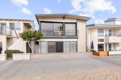 Beach Townhome/Townhouse For Sale in Newport Beach, California