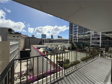 Beach Condo For Sale in Honolulu, Hawaii