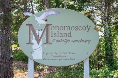 Beach Home For Sale in Mashpee, Massachusetts