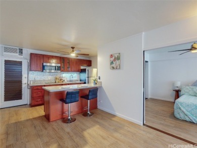 Beach Condo For Sale in Honolulu, Hawaii