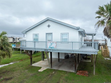 Beach Home For Sale in Grand Isle, Louisiana