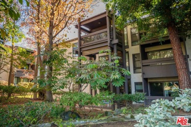 Beach Condo Sale Pending in Playa Del Rey, California