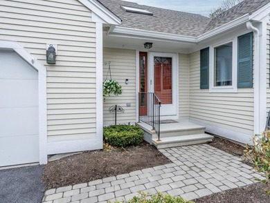Beach Condo For Sale in Mashpee, Massachusetts