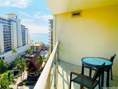 Beach Condo Sale Pending in Honolulu, Hawaii