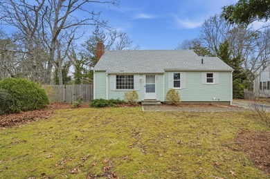 Beach Home For Sale in Teaticket, Massachusetts