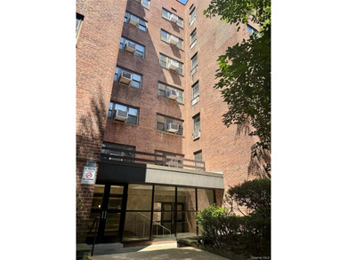 Beach Home Sale Pending in Flushing, New York