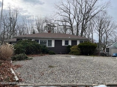 Beach Home Sale Pending in Pine Beach, New Jersey