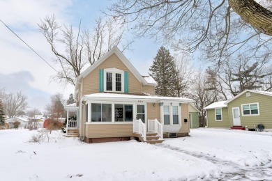 Beach Home Sale Pending in South Haven, Michigan