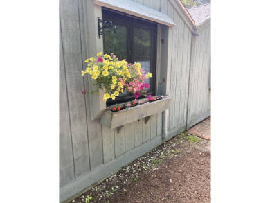 Beach Condo For Sale in Mashpee, Massachusetts