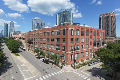 Beach Townhome/Townhouse For Sale in Chicago, Illinois