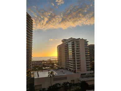 Beach Condo For Sale in Honolulu, Hawaii