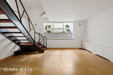 Beach Home For Sale in New York, New York