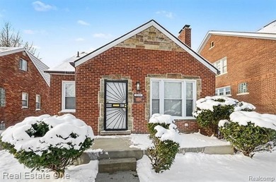 Beach Home Active Under Contract in Detroit, Michigan