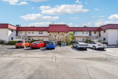 Beach Condo For Sale in Royal Palm Beach, Florida