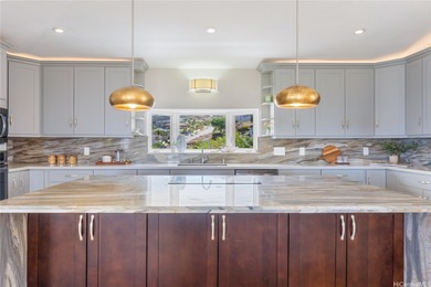 Beach Home Sale Pending in Honolulu, Hawaii