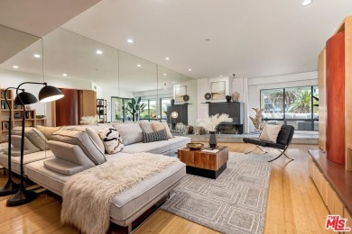 Beach Condo For Sale in Santa Monica, California