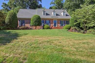 Beach Home For Sale in Williamsburg, Virginia
