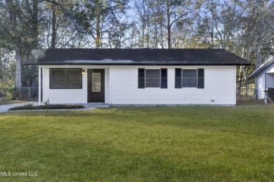 Beach Home For Sale in Ocean Springs, Mississippi