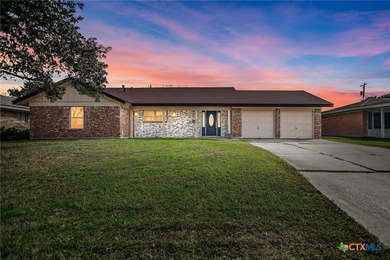 Beach Home Active Under Contract in Port Lavaca, Texas