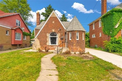 Beach Home For Sale in Detroit, Michigan