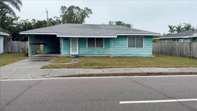 Beach Home For Sale in Sarasota, Florida