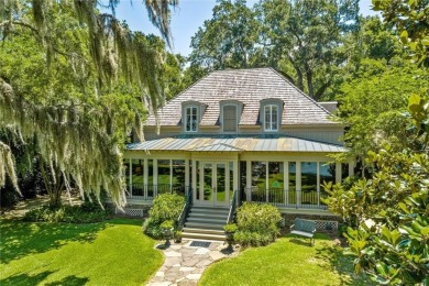 Beach Home For Sale in Fairhope, Alabama