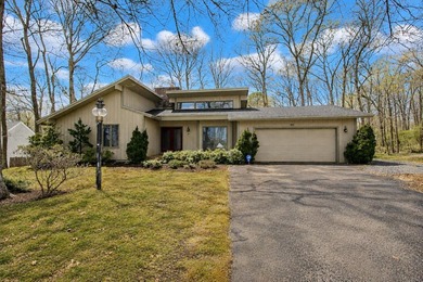 Beach Home For Sale in Mashpee, Massachusetts