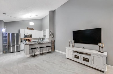 Beach Home Active Under Contract in Boynton Beach, Florida