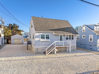 Beach Home For Sale in Ship Bottom, New Jersey