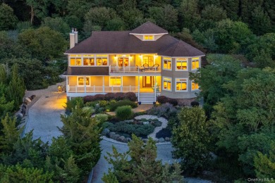 Beach Home For Sale in Southold, New York